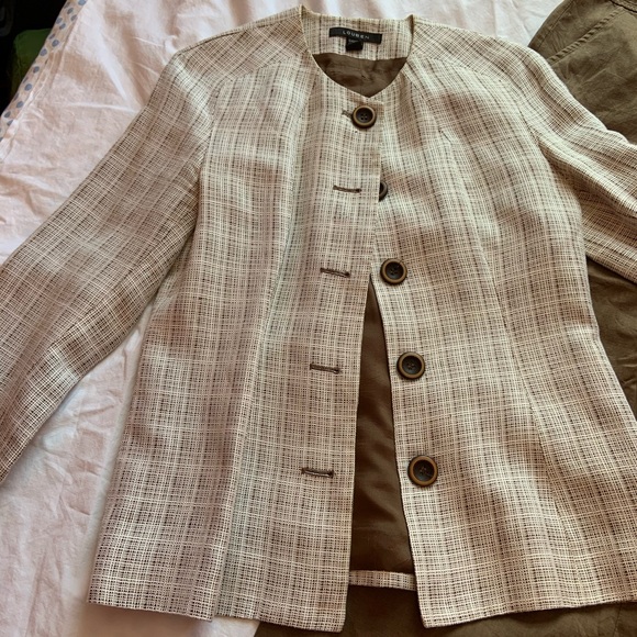 Blazer - Picture 2 of 3